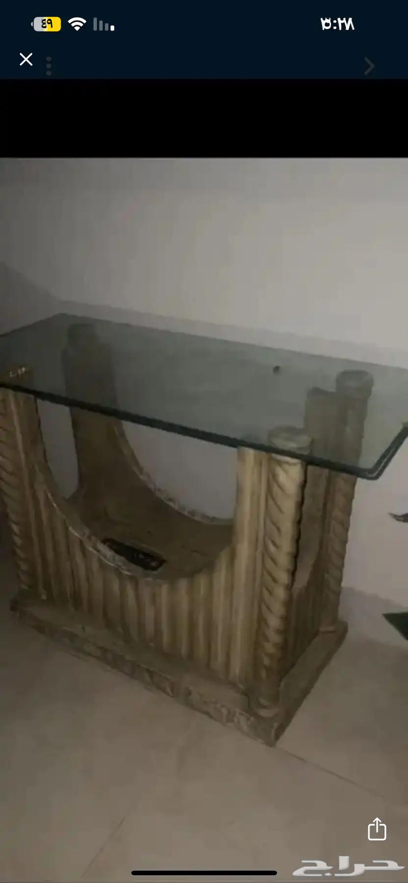 Marble table and shavings64482023386243110