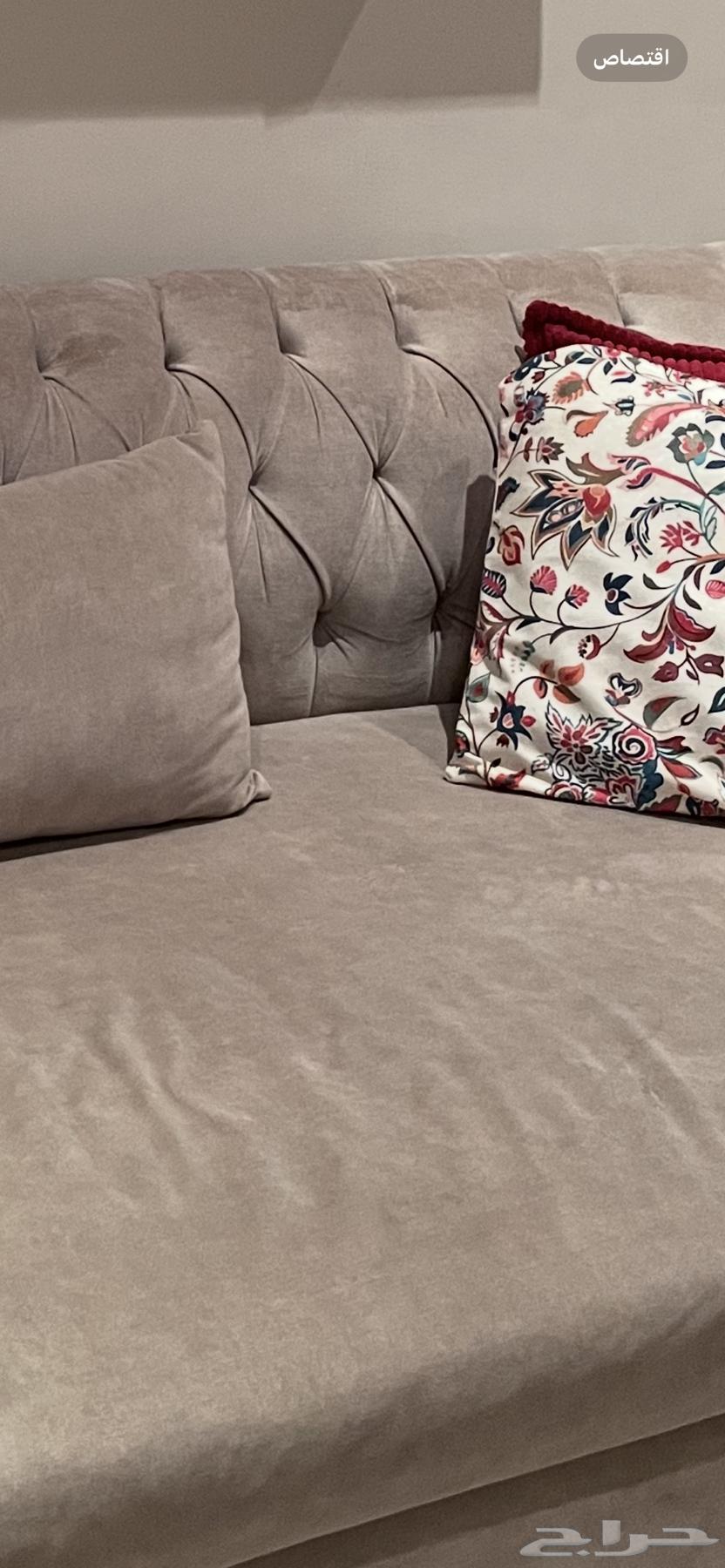 Excellent sofa, one three-seater piece, two two-seater pieces, and two single pieces64434768468993113