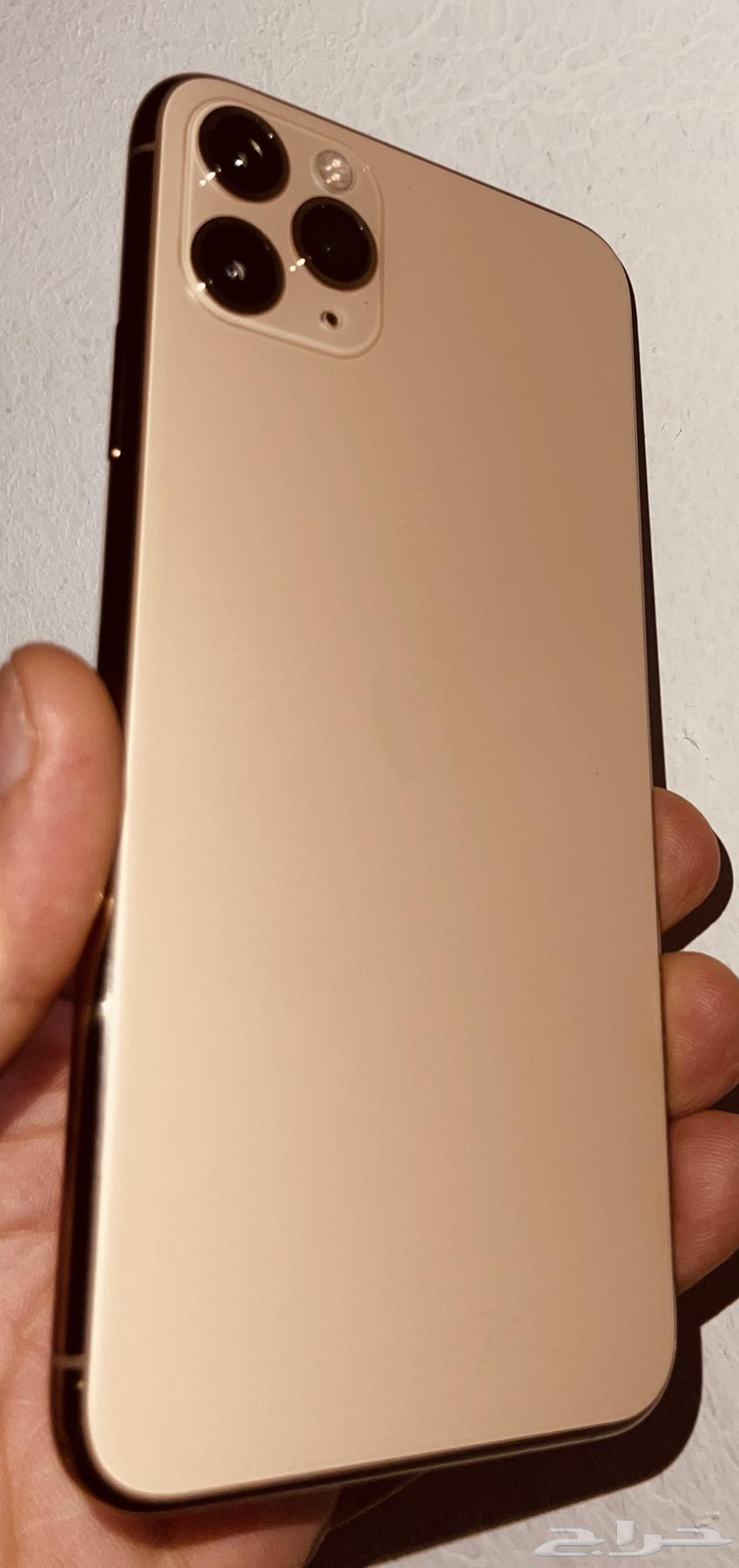 ايفون 11 بروماكس ذهبي السعه 512 البطاريه 10064435258469763112