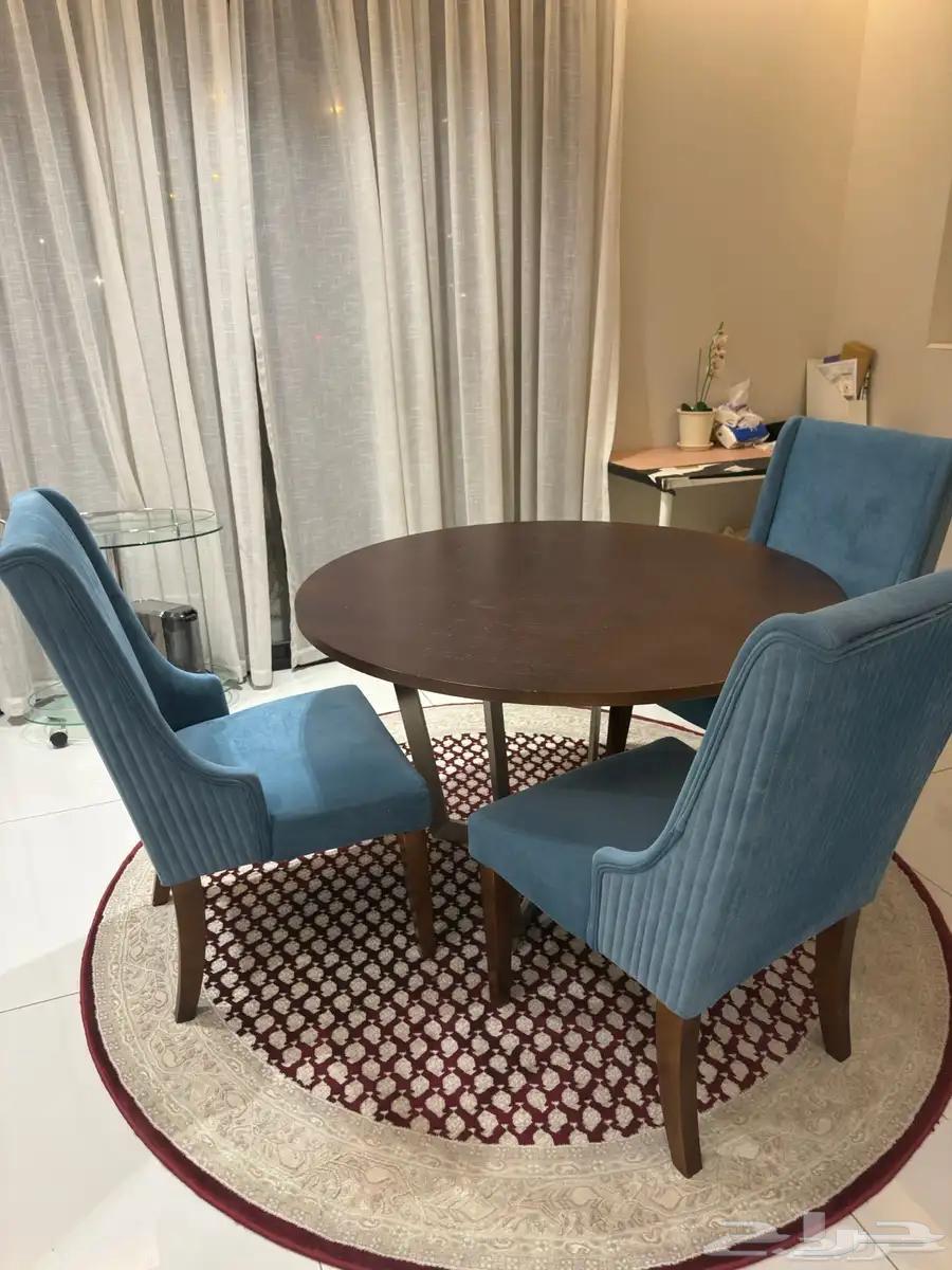 Luxurious table and elegant design with chairs64437813703810113