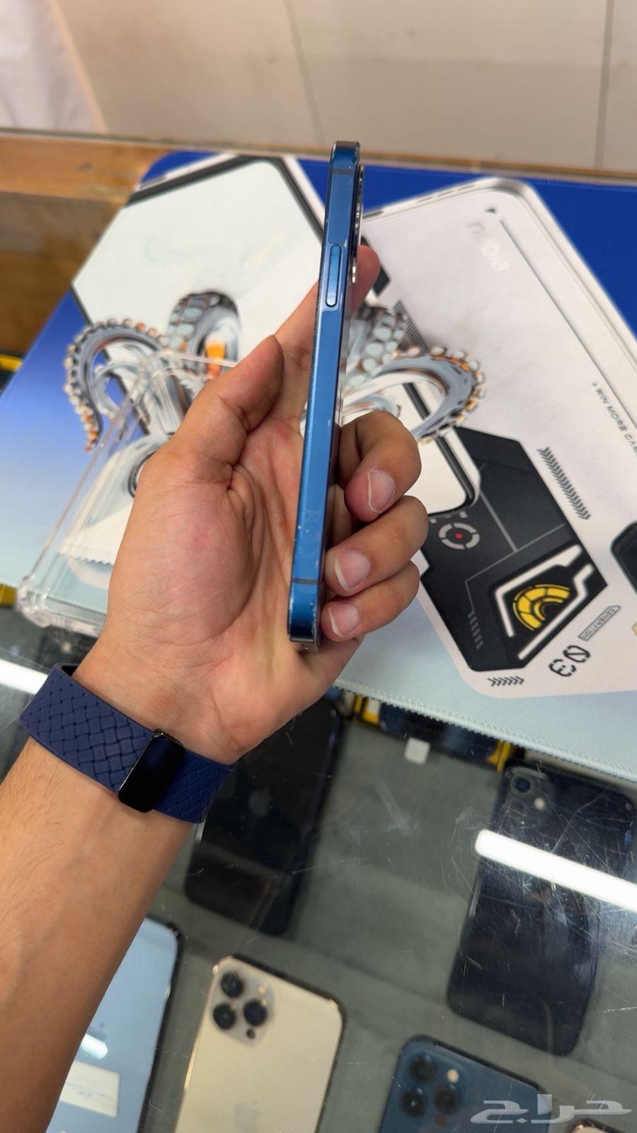 ايفون 12 وكاله64440069584259114