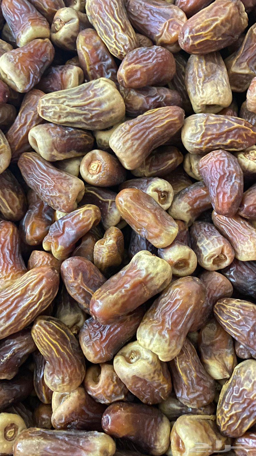 Dates for sale, Barni Al-Ayis, Khaither, and Ajwa64439829443457110