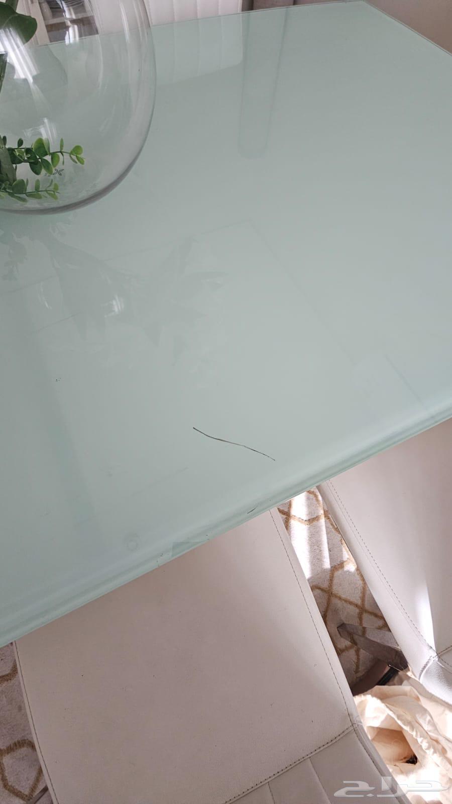 Dining table and chairs64439705787779113