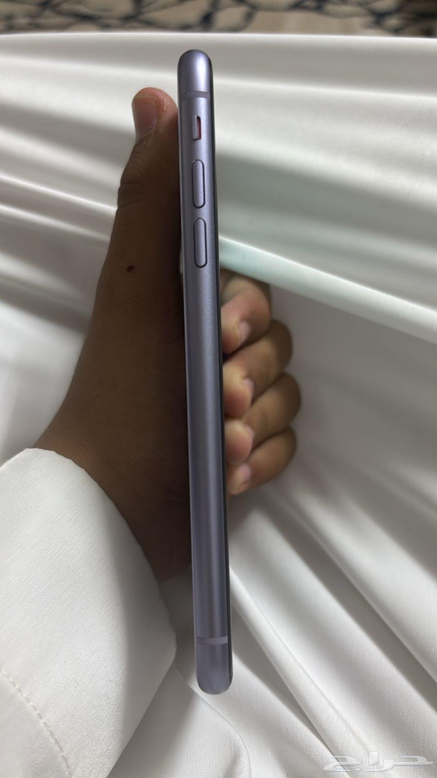 جوال iPhone 11 لا يشكي من أي شيء64434114481281114