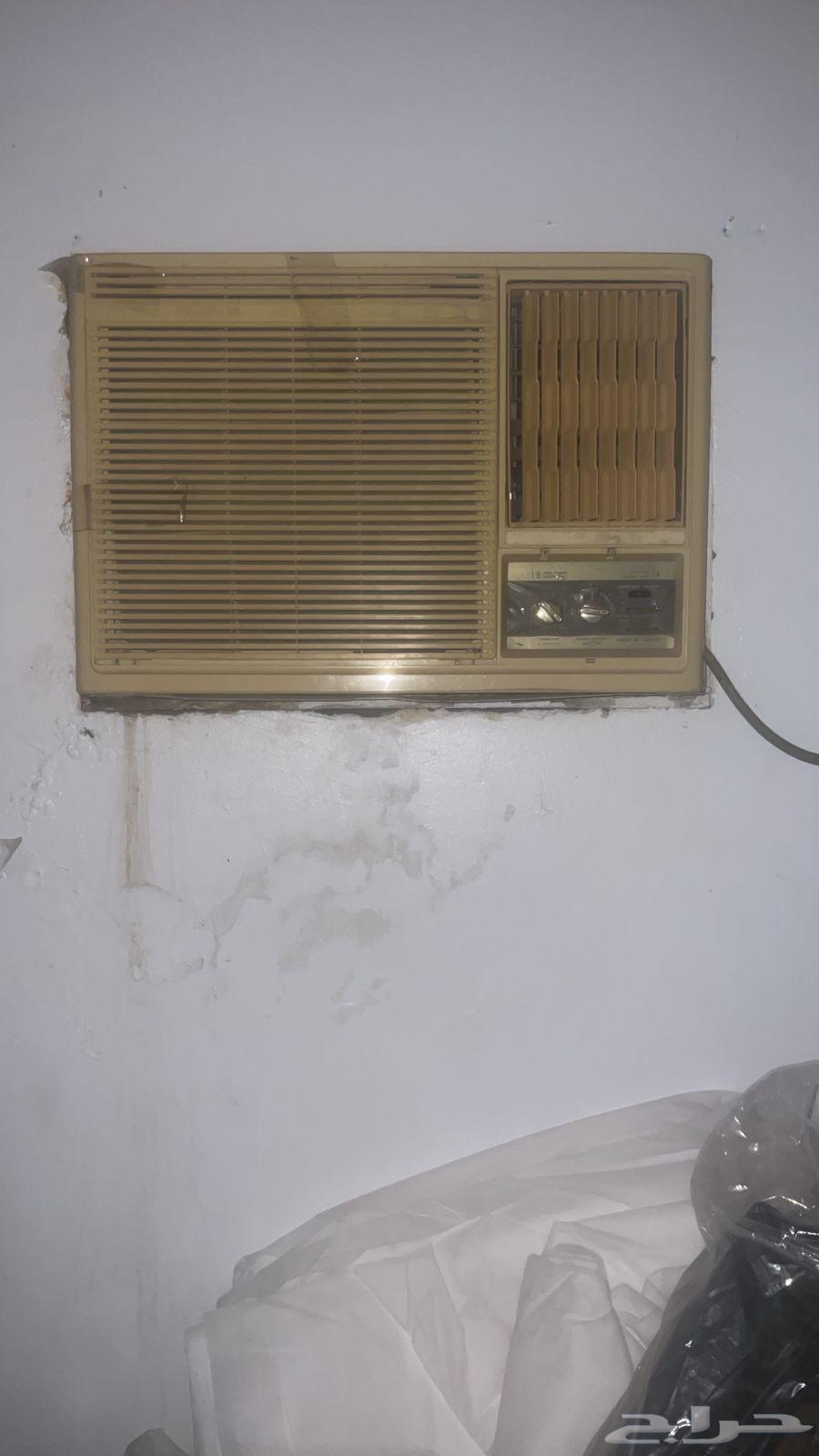 اربع مكيفات نظيفين الموقع بحره64438230382082113