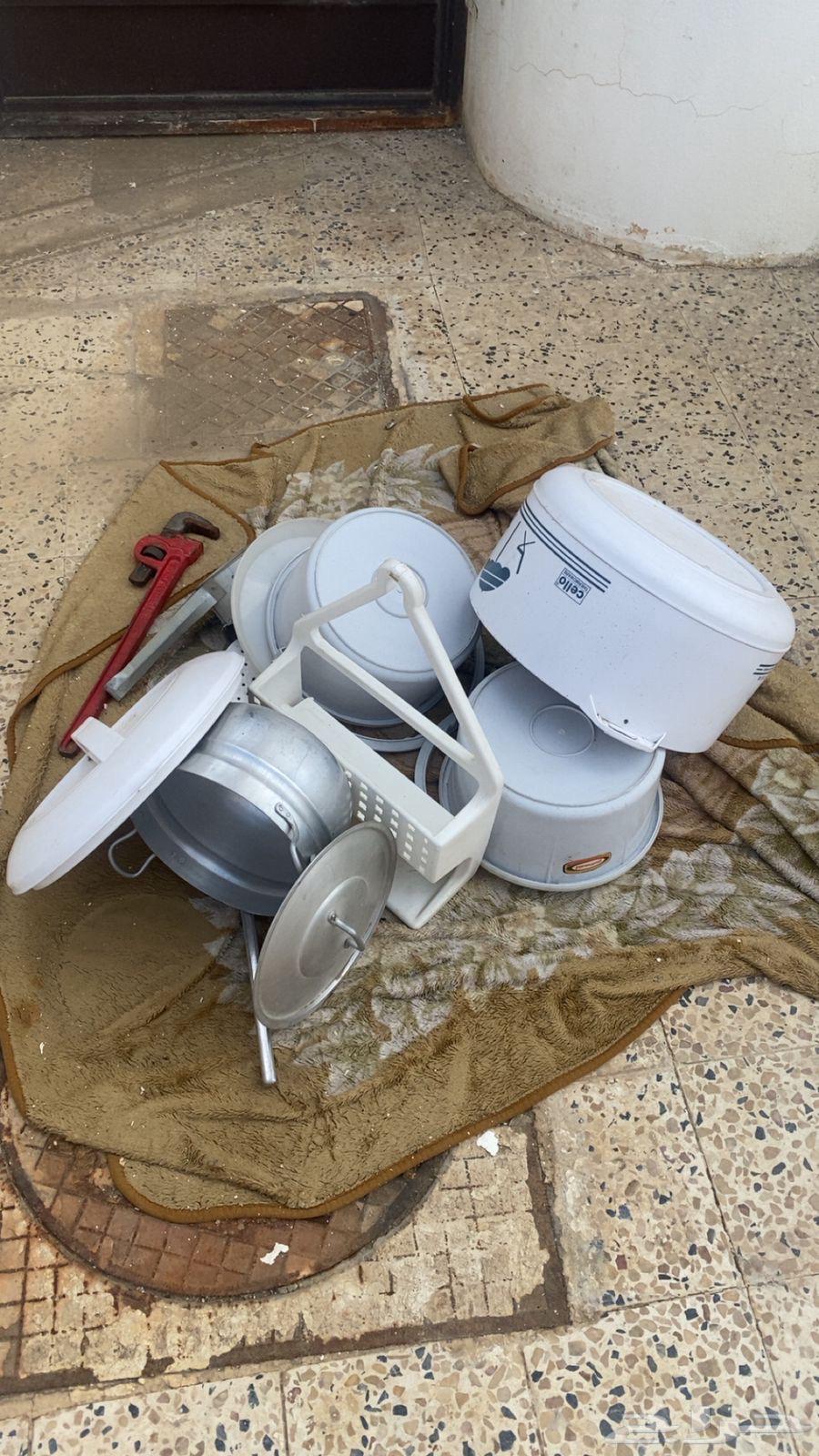 أواني منزلية شبه جديدة64438351232641110