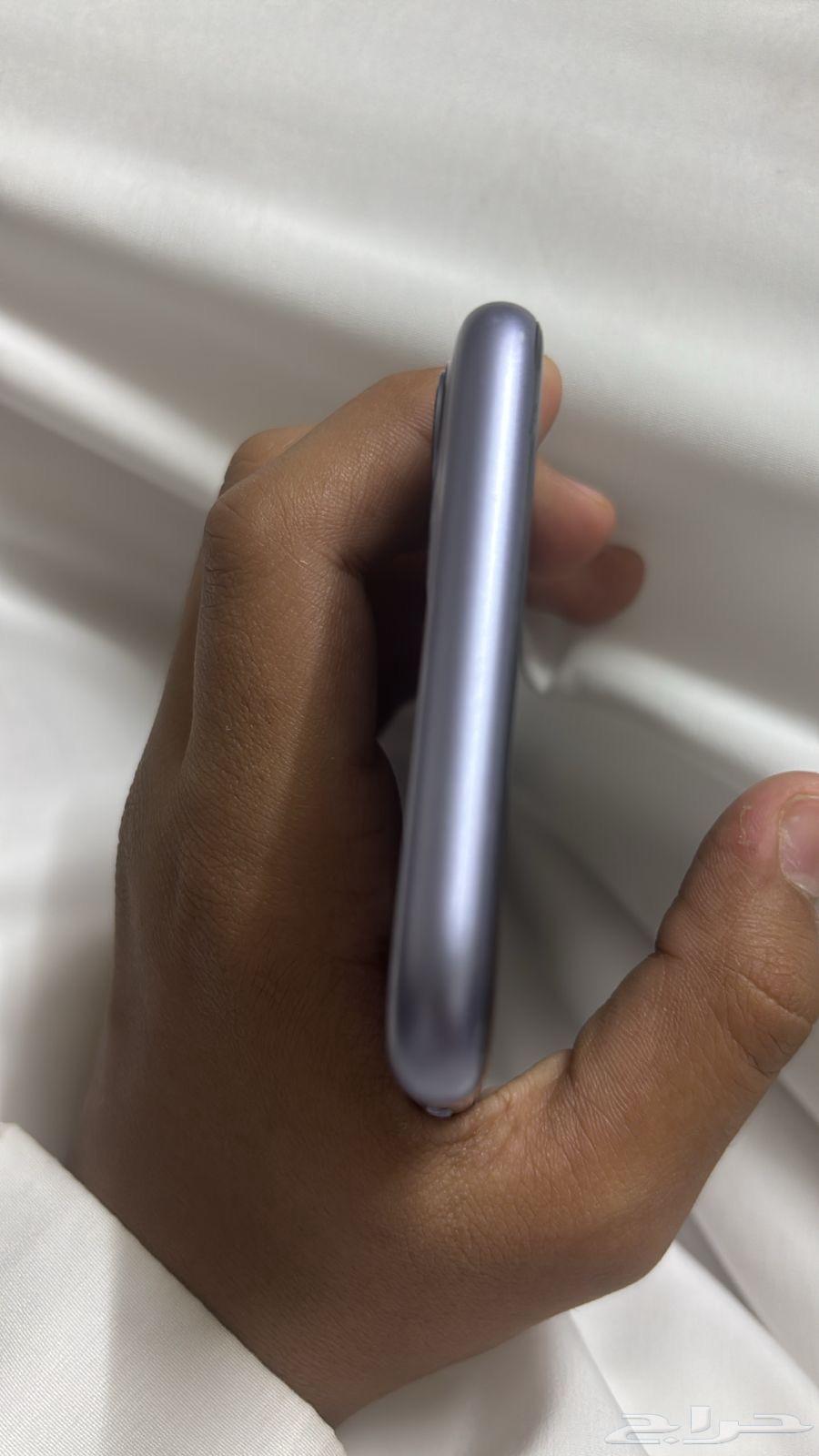 جوال iPhone 11 لا يشكي من أي شيء64434114481281113