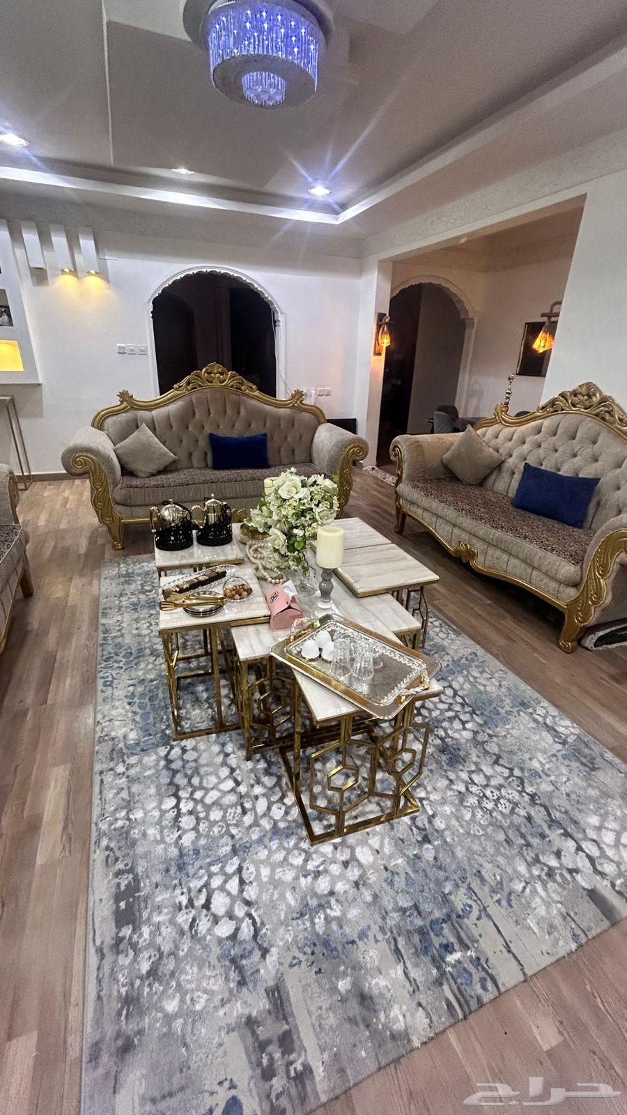 Semi-new sofa, table, and curtain for sale64438968966017110