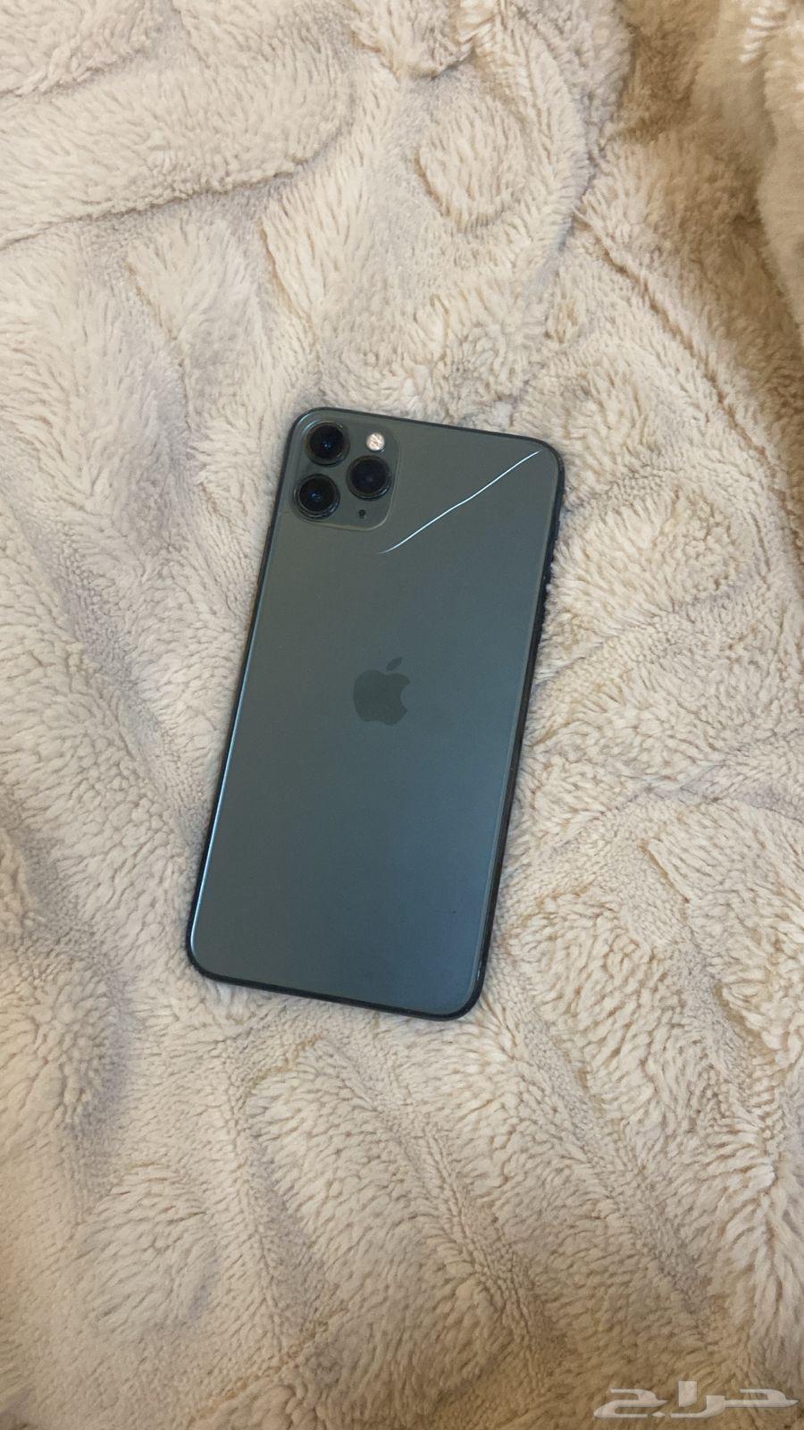 iPhone for sale, in good condition, not disassembled, has a crack that doesn't affect. Battery 7664442103613313111