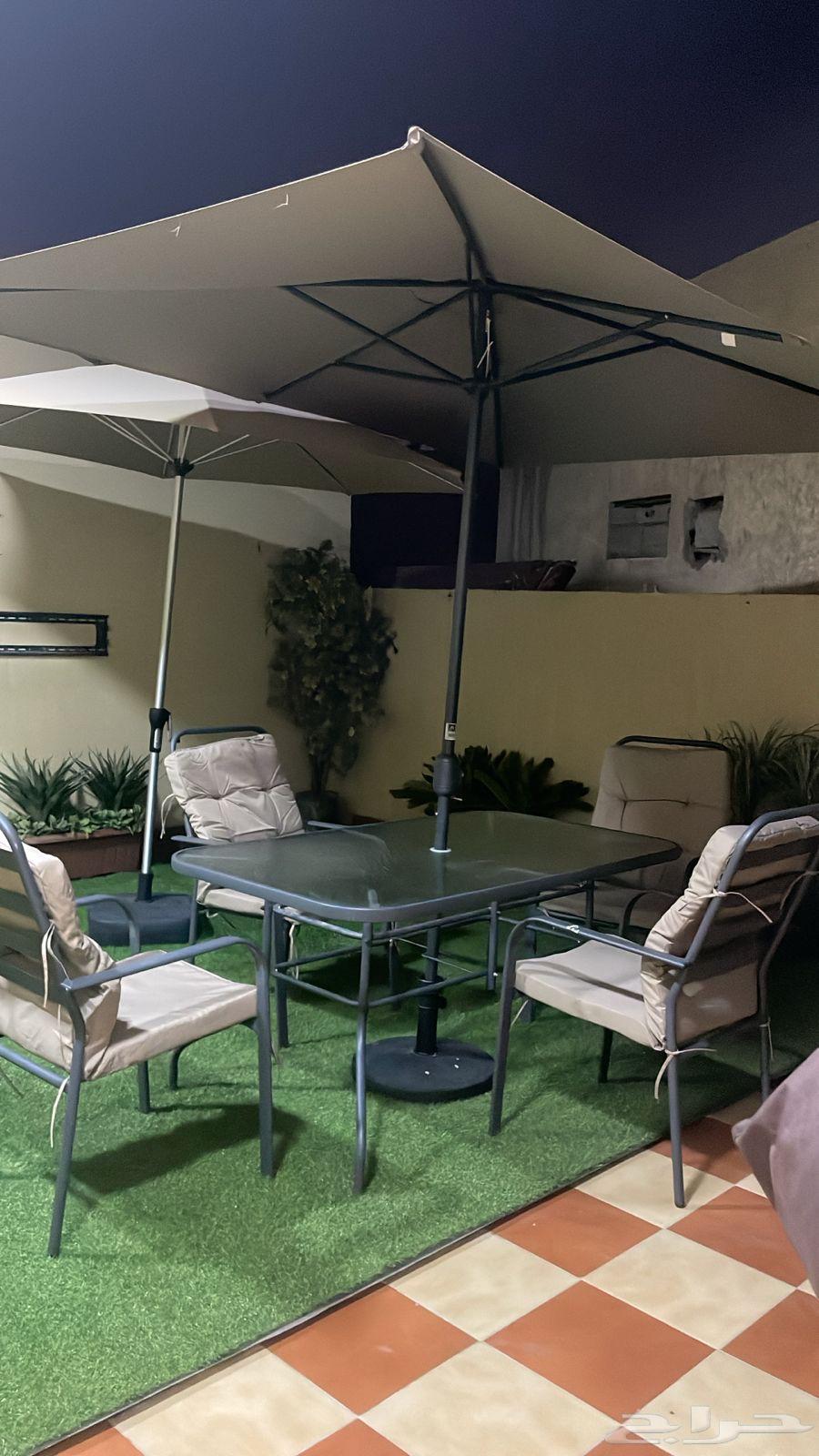 طقم طاوله مع مظله حديقه اربعة كراسي64440110324483113