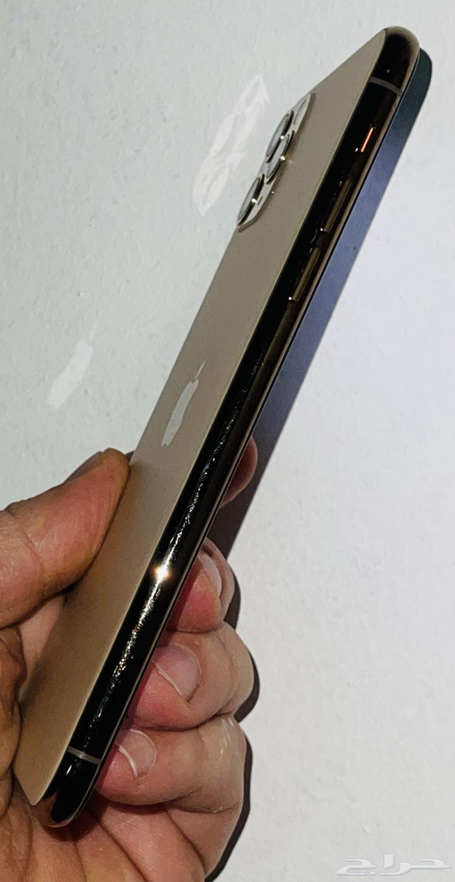 ايفون 11 بروماكس ذهبي السعه 512 البطاريه 10064435258469763114