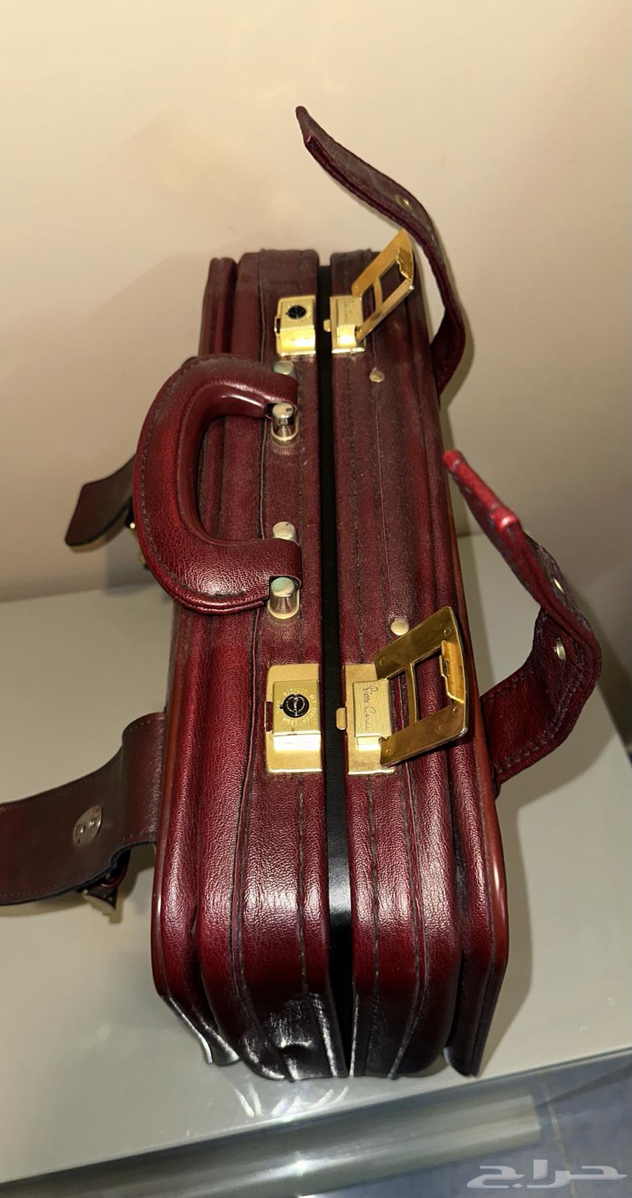 شنطة كلاسيكية للبيع64438123278081111