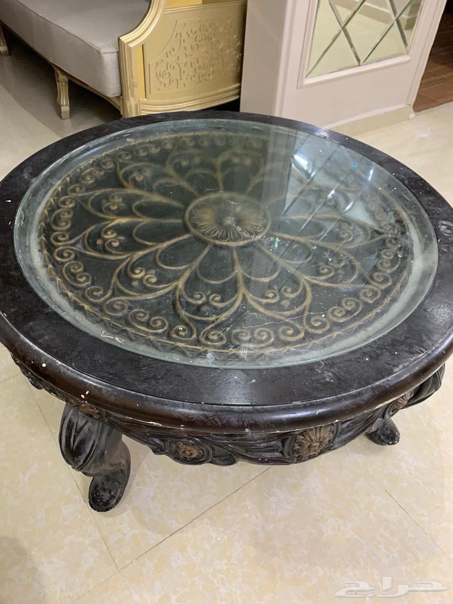 For sale table.64442159051394110