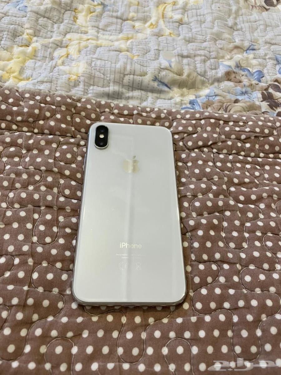 ايفون x حجم 64 GB لون بيج. على السوم64437786841474112