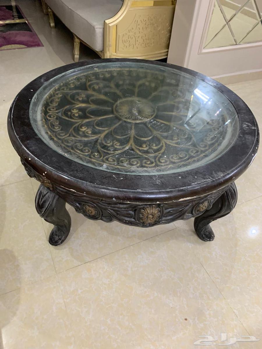 For sale table.64442159051394111