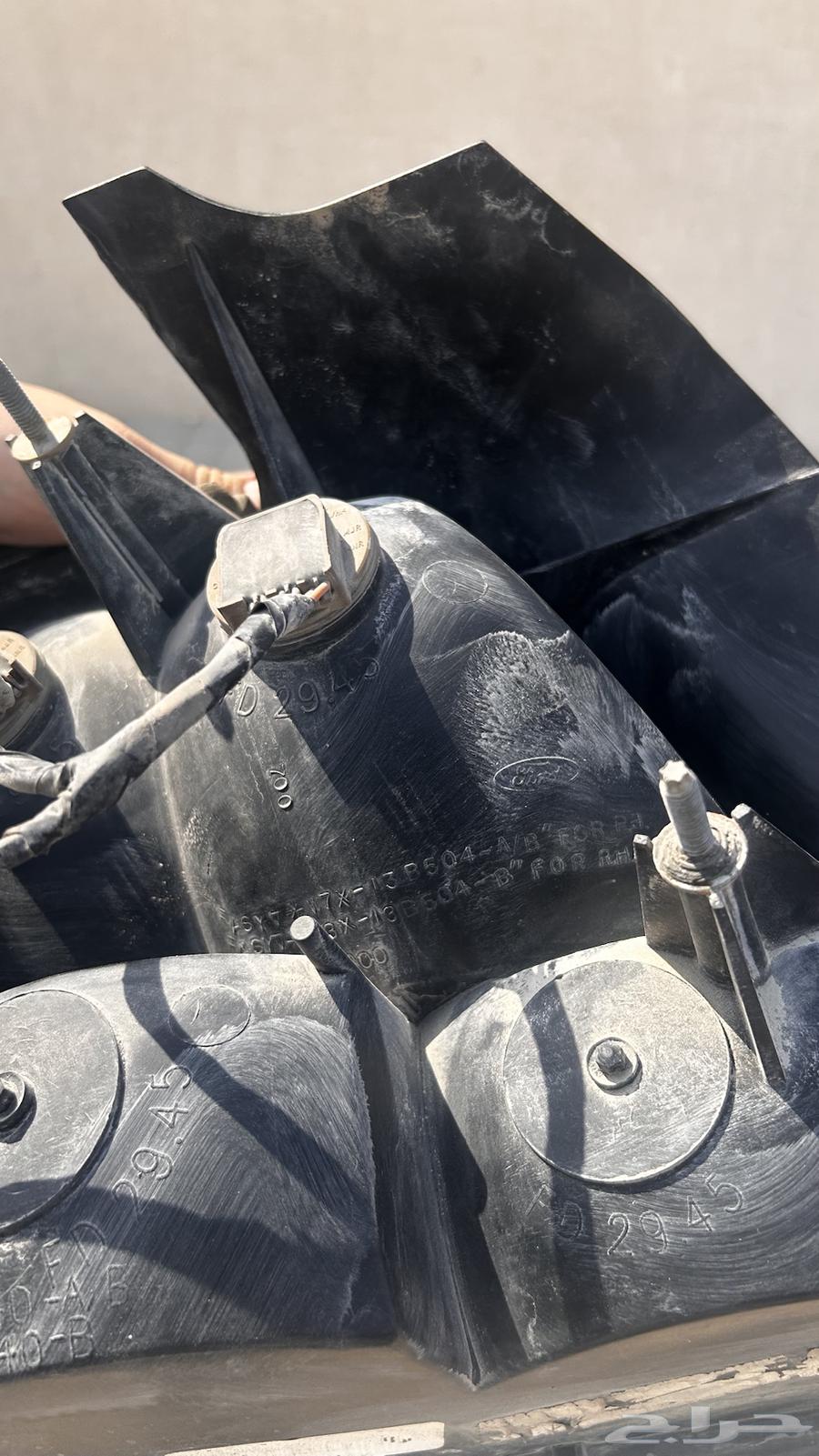 اسطب خلفي يمين فورد فكتوريا وكالة اصلي64607072636675112