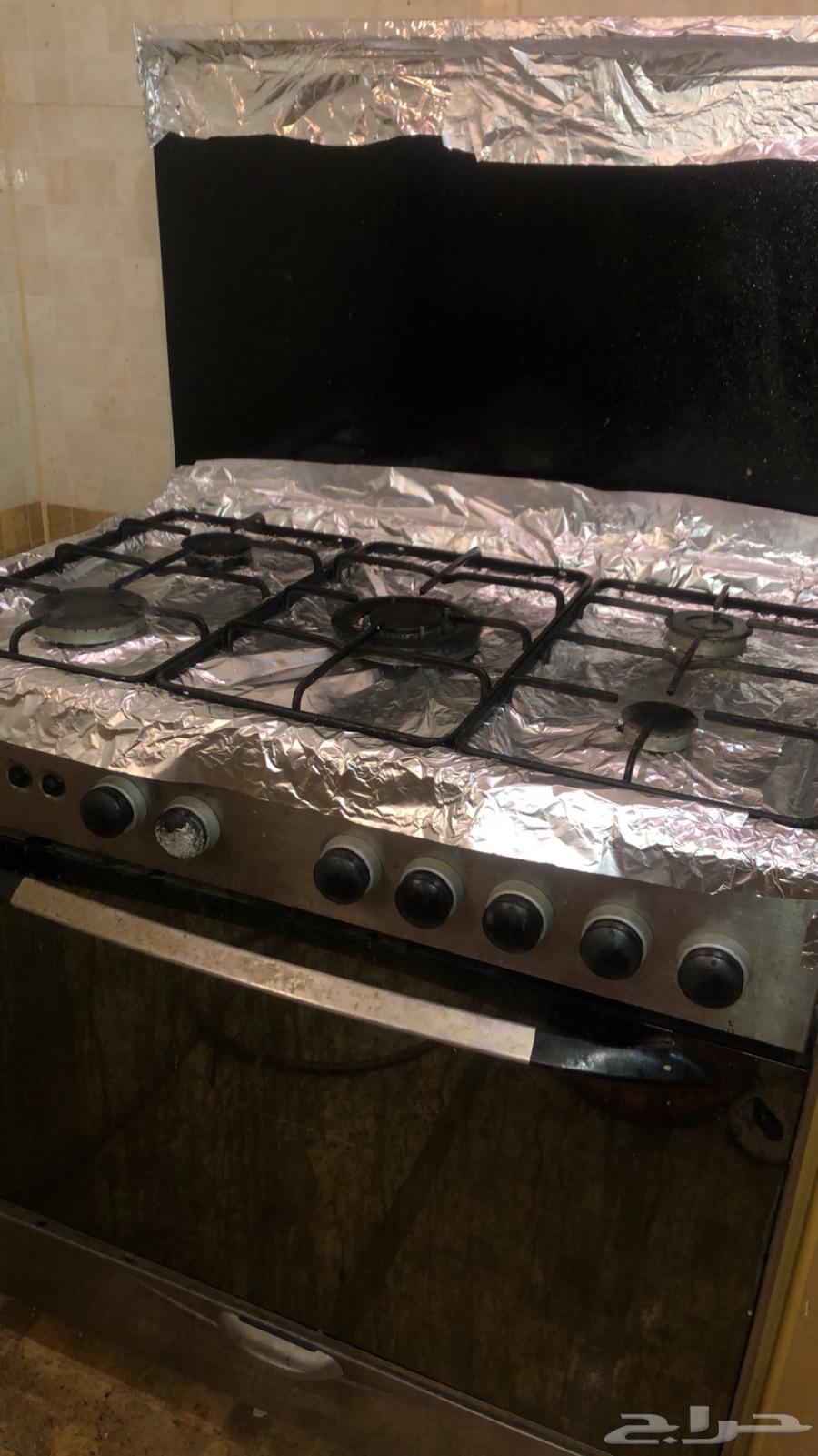 Working oven, fully functional top and bottom, no damage. Asking 450 SAR64444889888642111