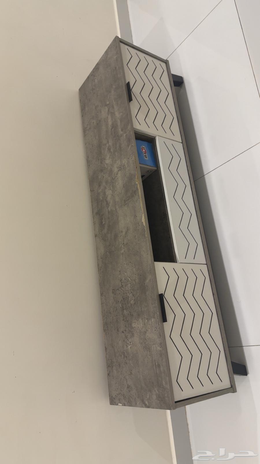 طاوله للبيع64444727716993110