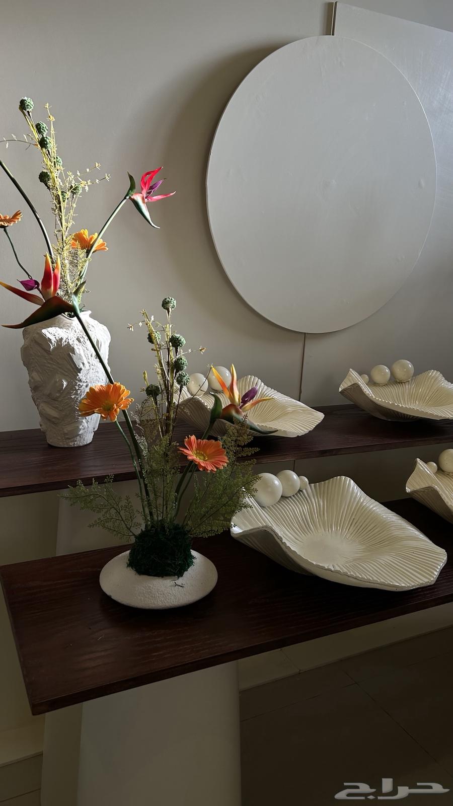 Selling tables64448927389826112