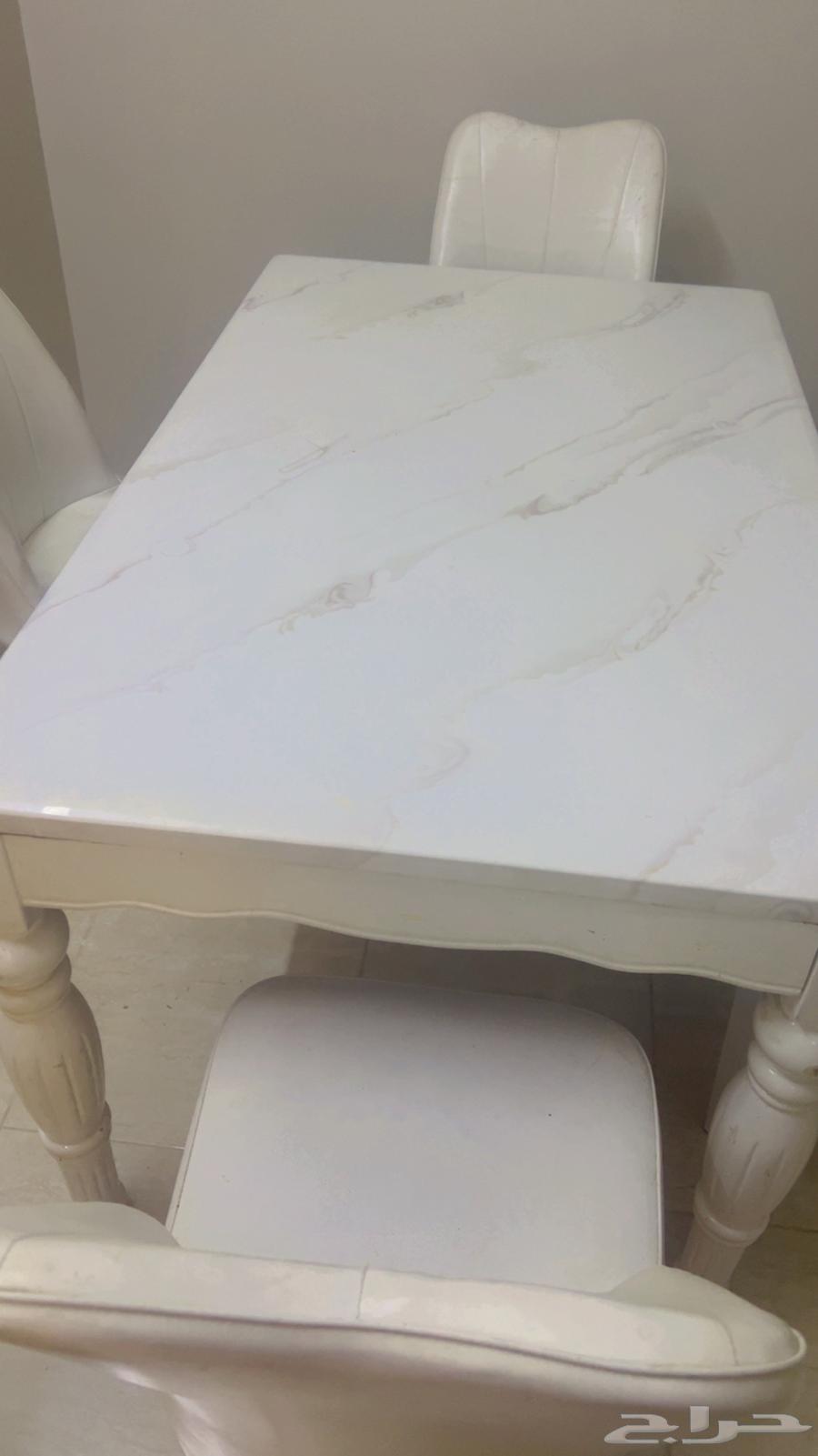 Dining table64442911384323113