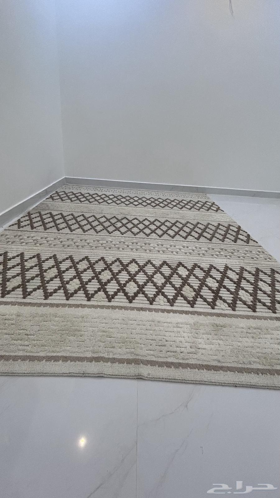 للبيع كنب بوكلية خشب و سجاد تركي اثاث مستعمل64443169352705113