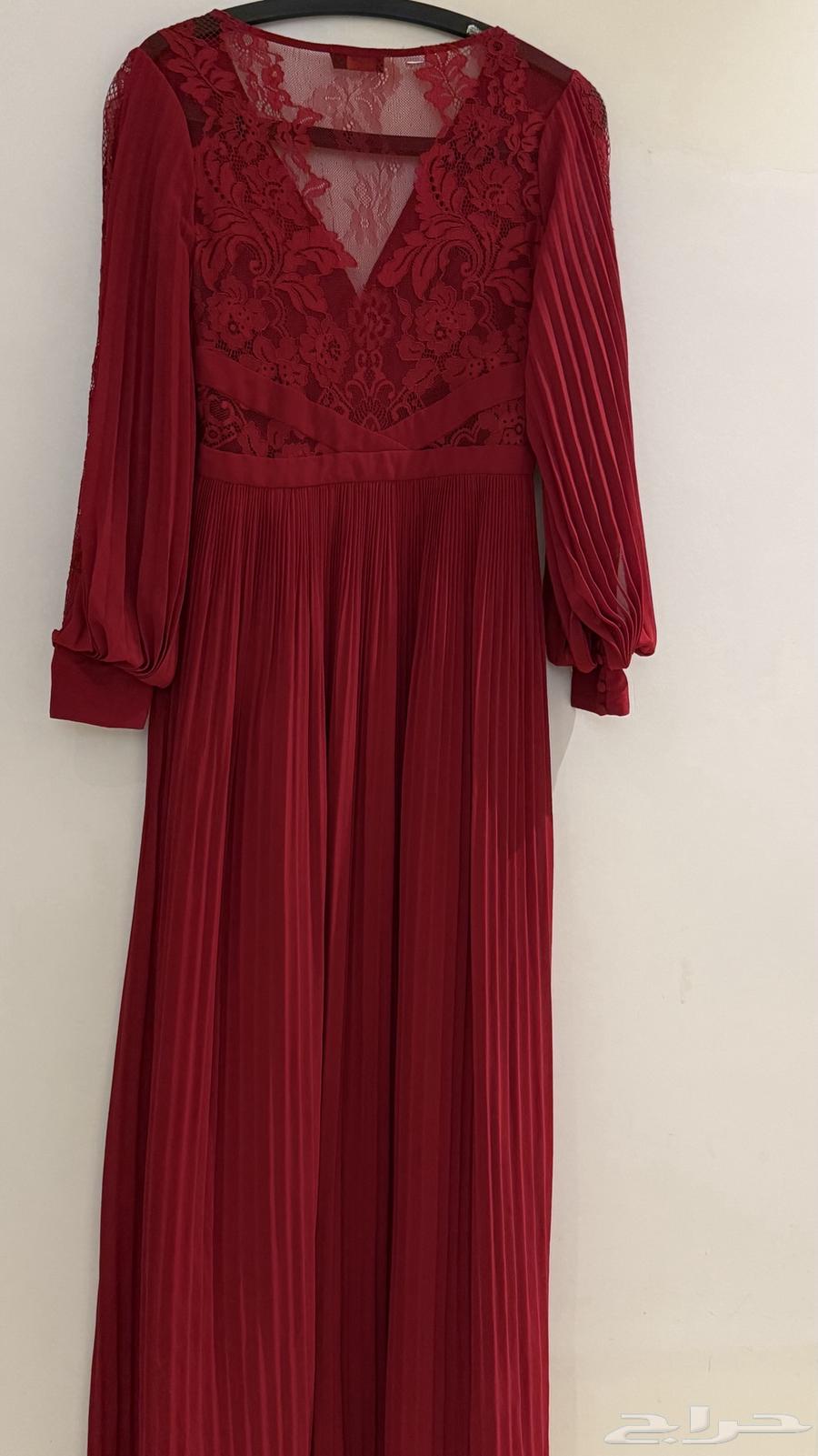 فستان فخم ع اللبس اللون احمر داكن يجنن لونه64443601278082112