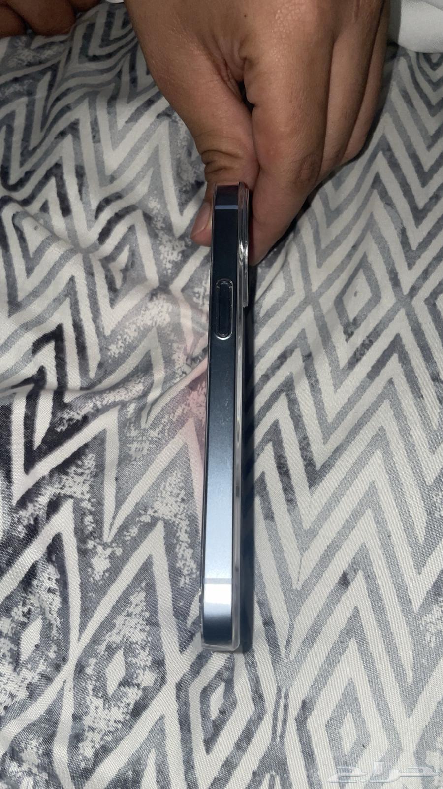 ايفون 14 للبيع او البدل ب 15 العادي64444971049219111