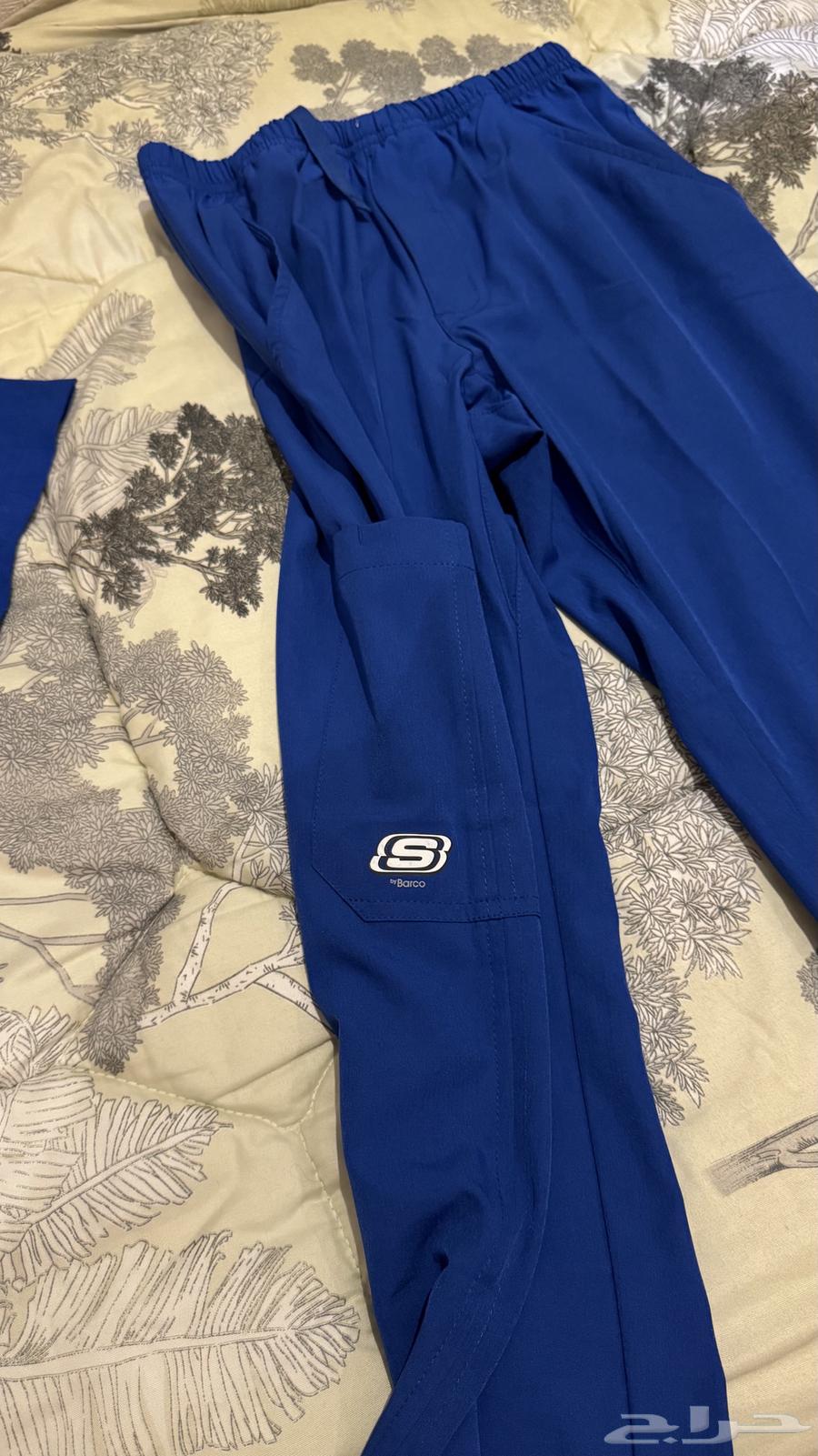 سكراب و لاب كوت سكتشرز ( اللون كحلي ) شبة جديد64445906000641113