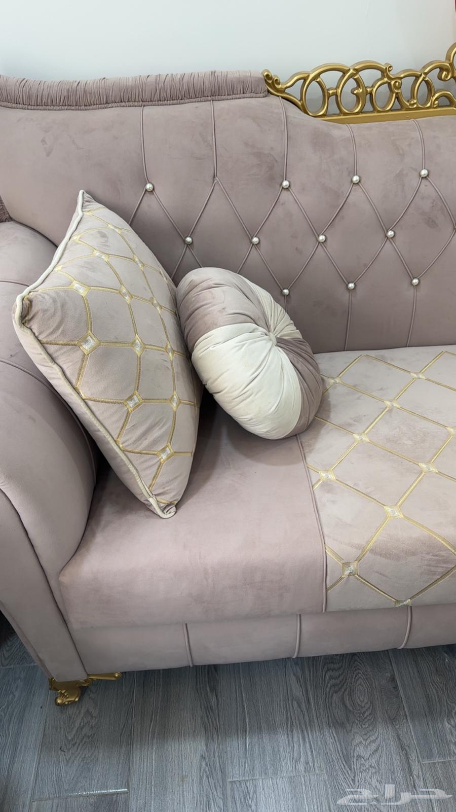 Sofa64447508153602111