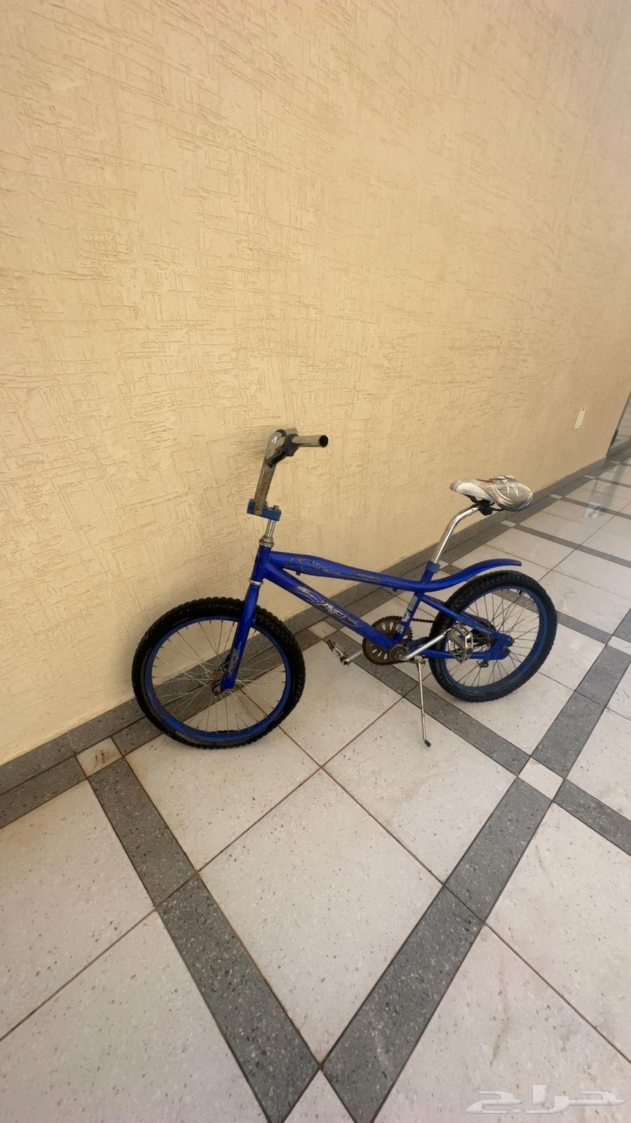 سيكل ازرق موديل 20 ما في أي شيء إلى الكفر مفقوع ونظيف جدا64449408652546113