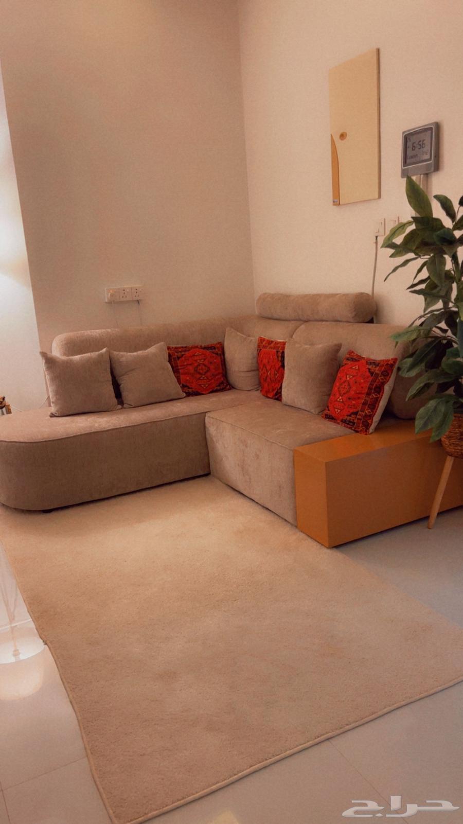 L-shaped sofa64443493374083110