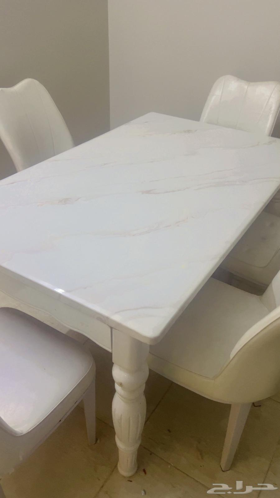 Dining table64442911384323110