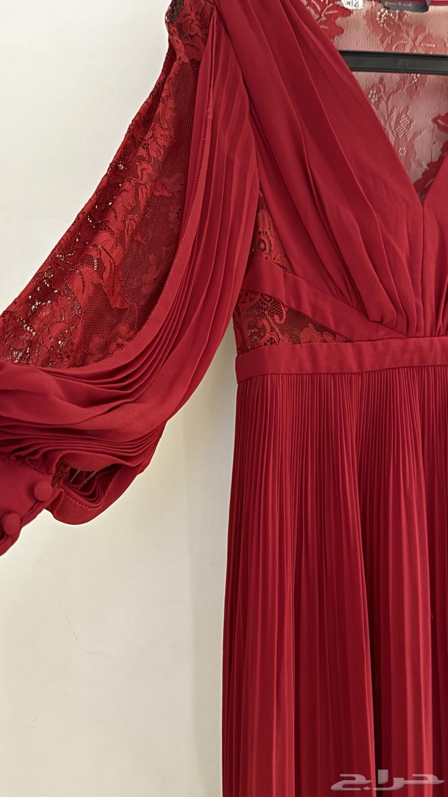 فستان فخم ع اللبس اللون احمر داكن يجنن لونه64443601278082111