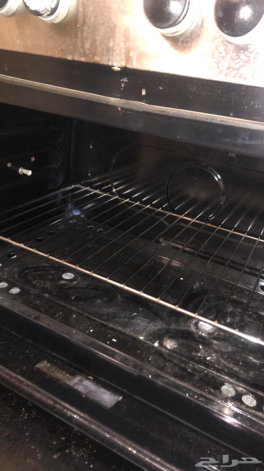 Working oven, fully functional top and bottom, no damage. Asking 450 SAR64444889888642110