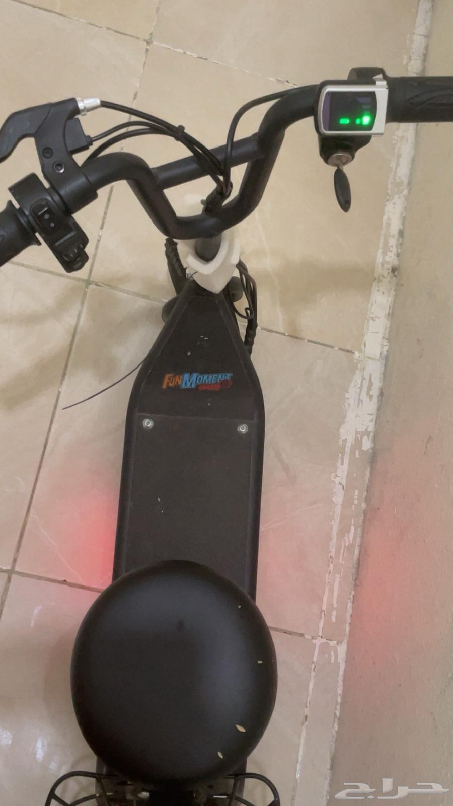 Children's scooter used for only one month, no damage, comes with Bluetooth64443479972225110