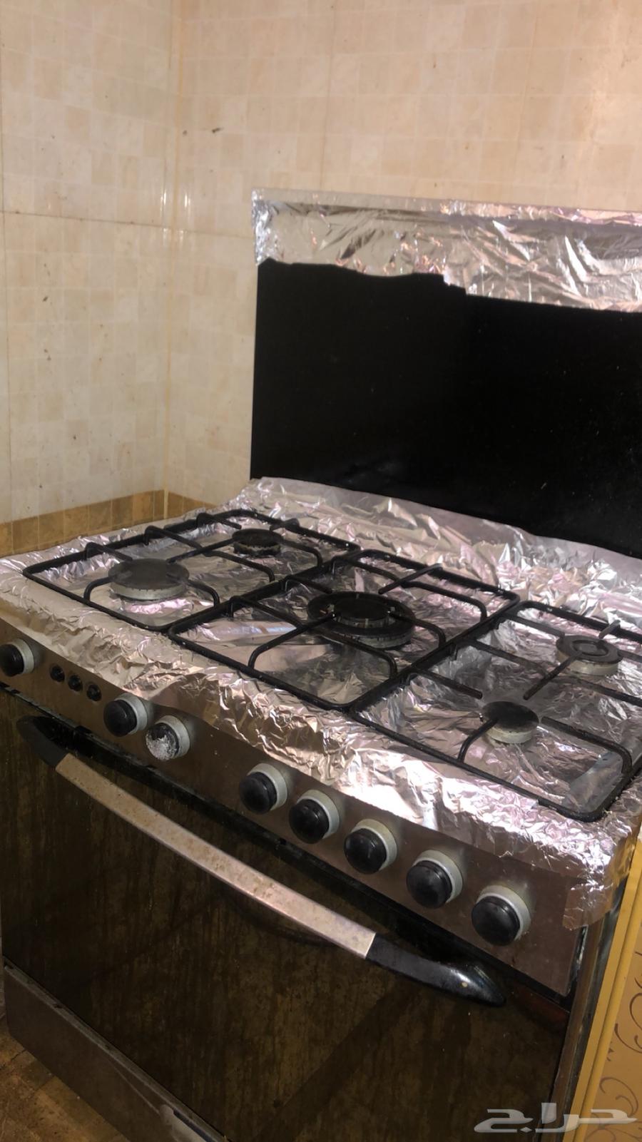 Working oven, fully functional top and bottom, no damage. Asking 450 SAR64444889888642112