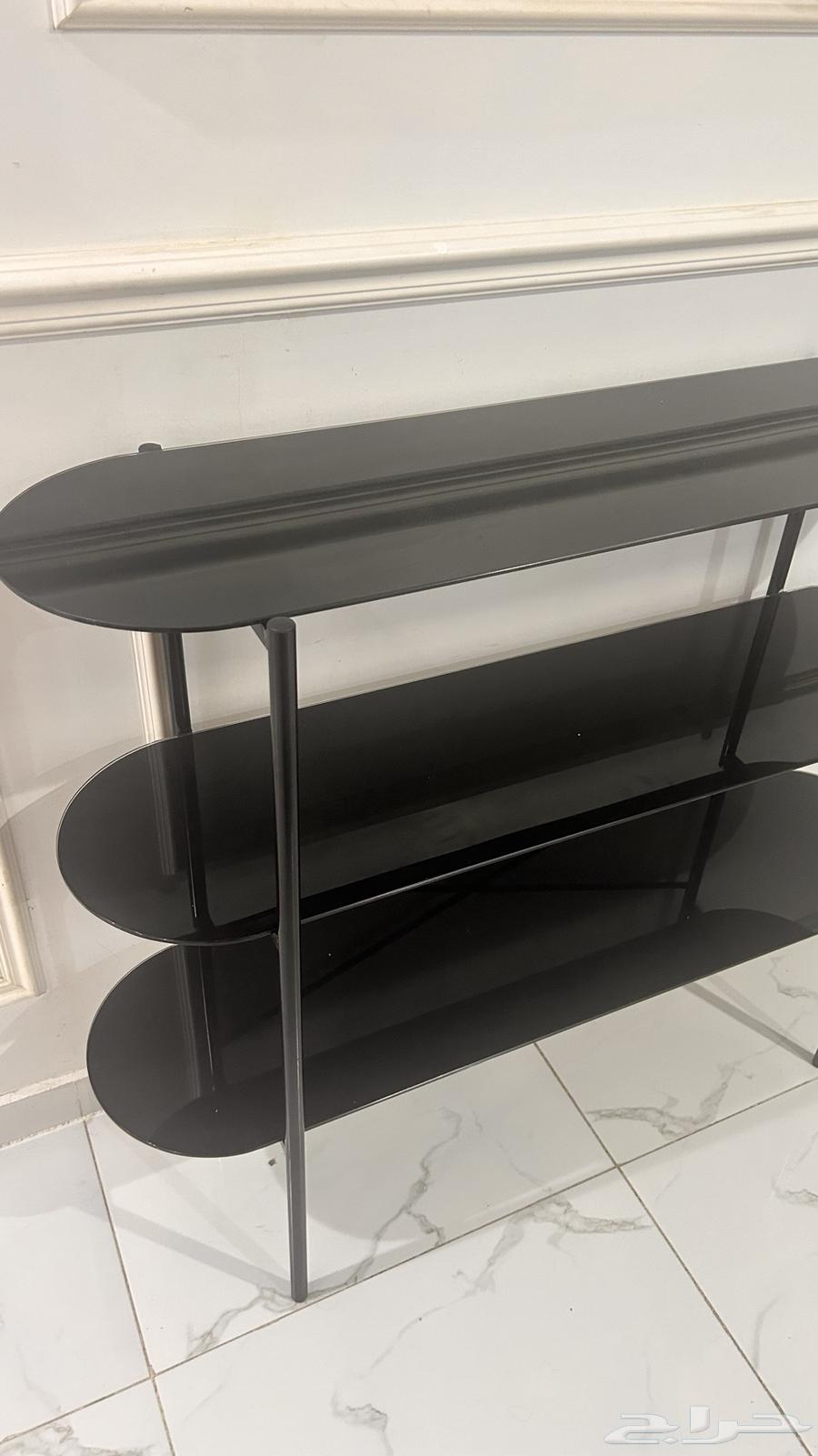 Table64444944235650112