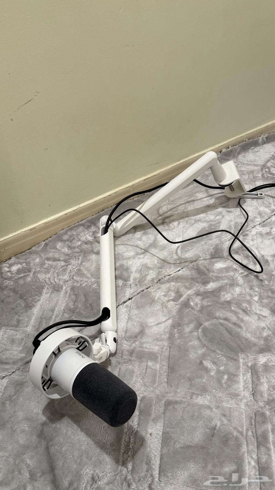 External Microphone Broken Stand64448129651074113