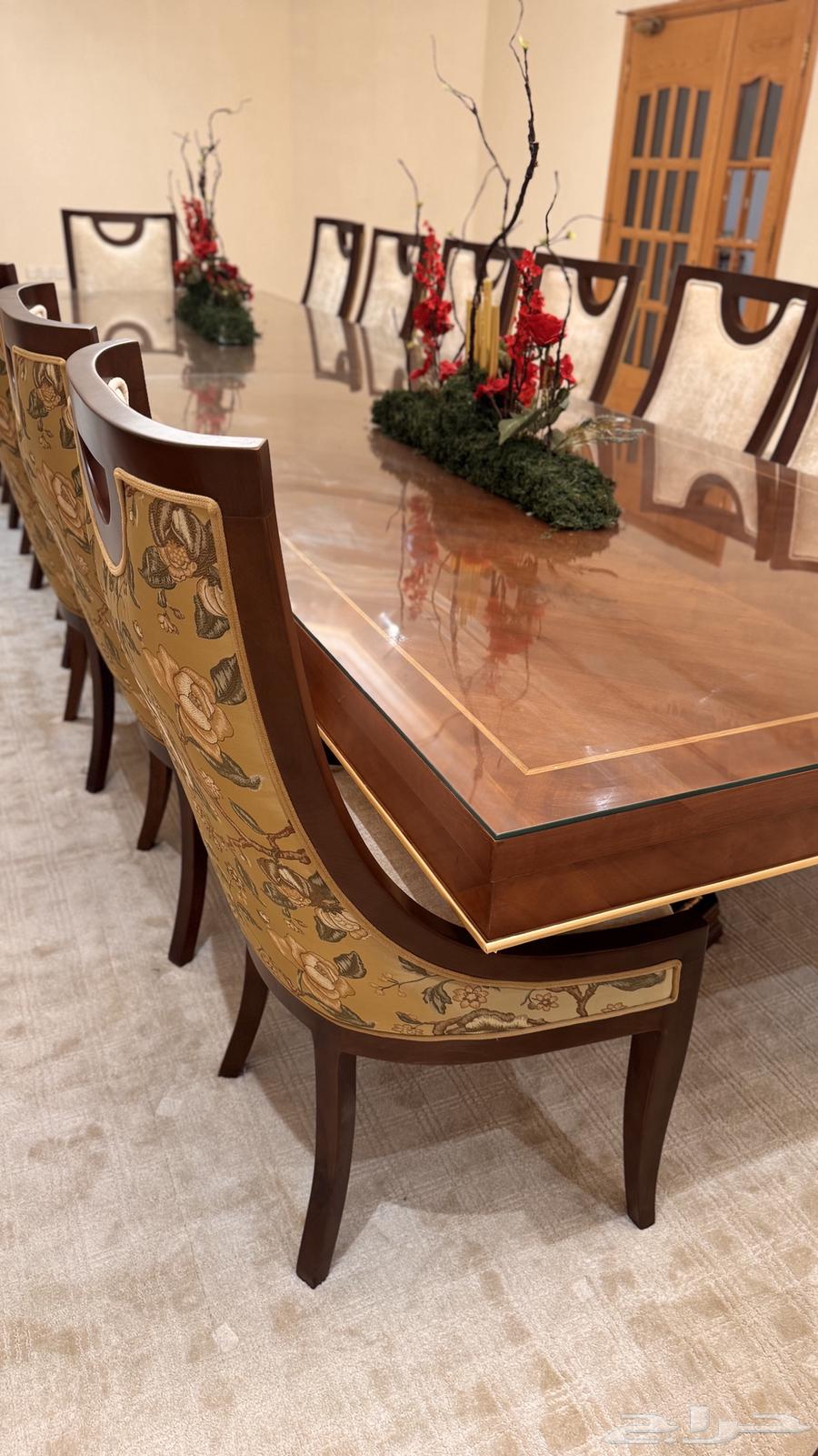 طاولة طعام خشب زان نيو كلاسيك مع البوفيه جديدة لم تستعمل64447163287042111