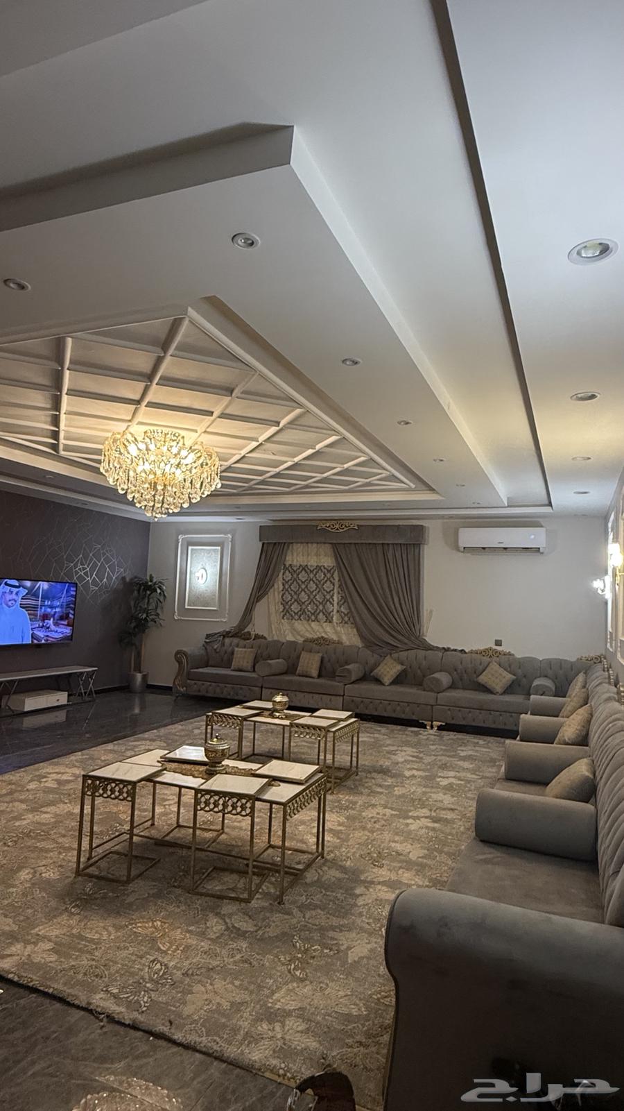 New sofas, tables, and carpets64442282010370112