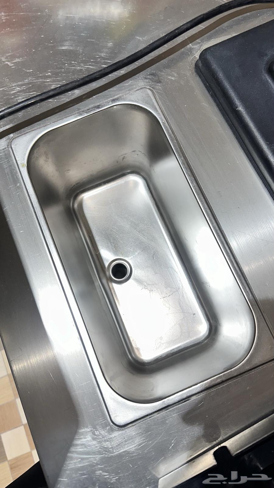 The ice cream machine is clean for sale, short size not long64447042533379114