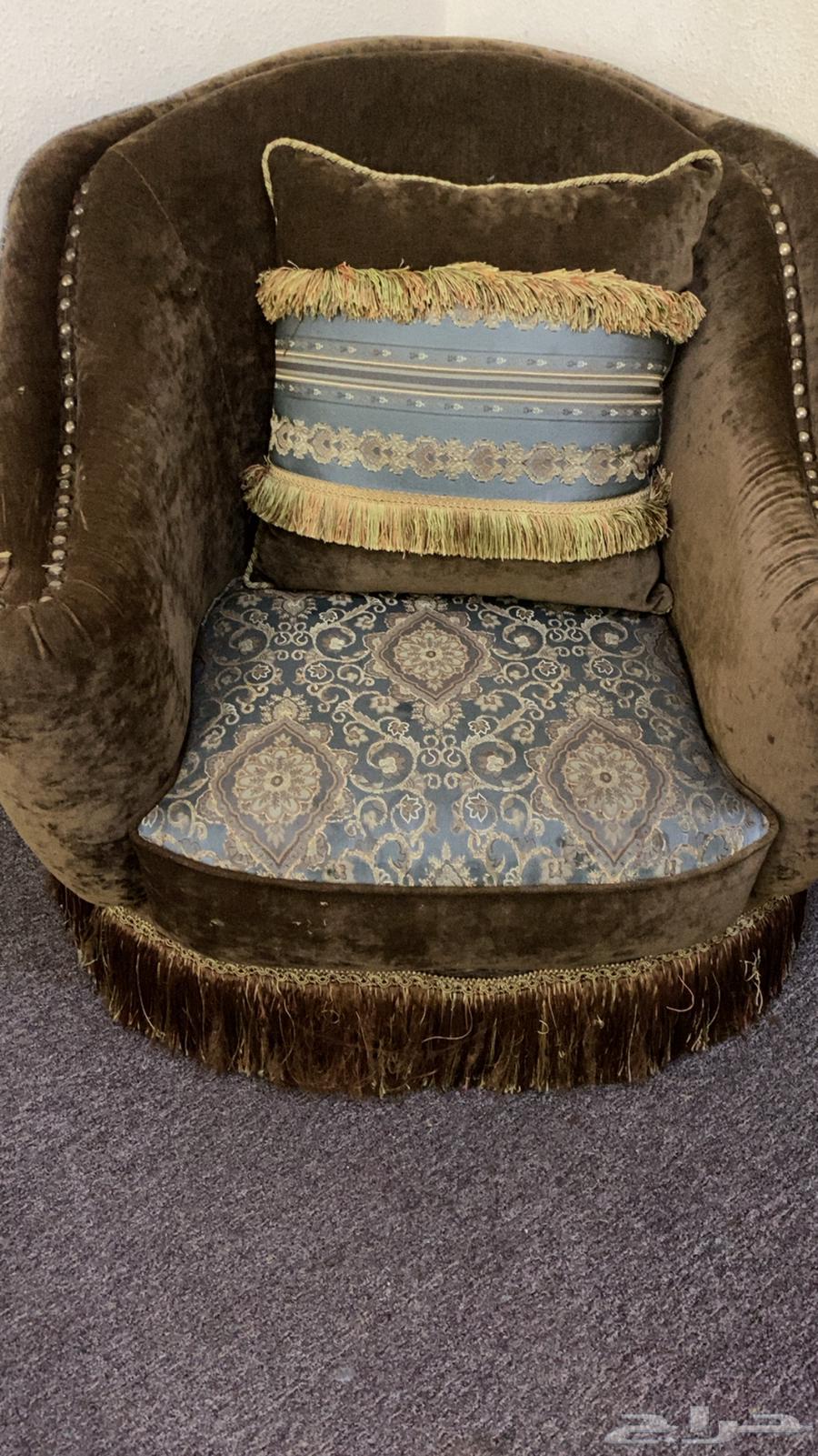 New set with four small and one large sofa for sale, table included, price 40064449220918274110