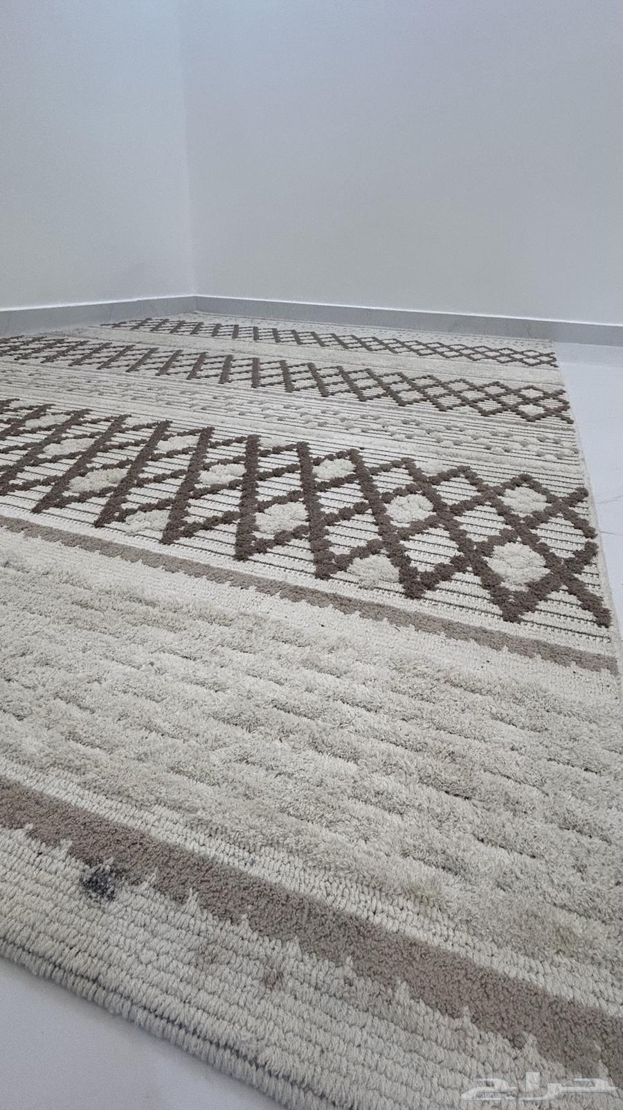 للبيع كنب بوكلية خشب و سجاد تركي اثاث مستعمل64443169352705112