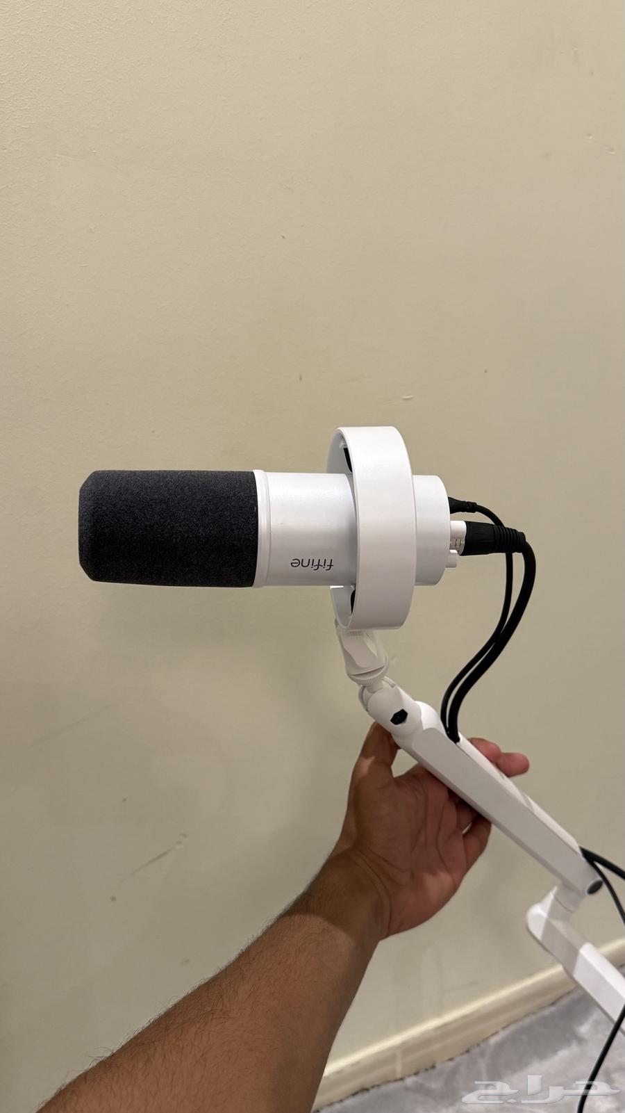 External Microphone Broken Stand64448129651074112