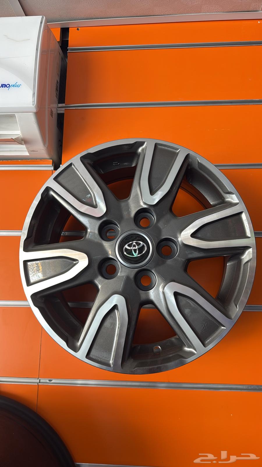 Toyota Hilux Alloy Wheels, 15-inch, At an Attractive Price64672033827842110