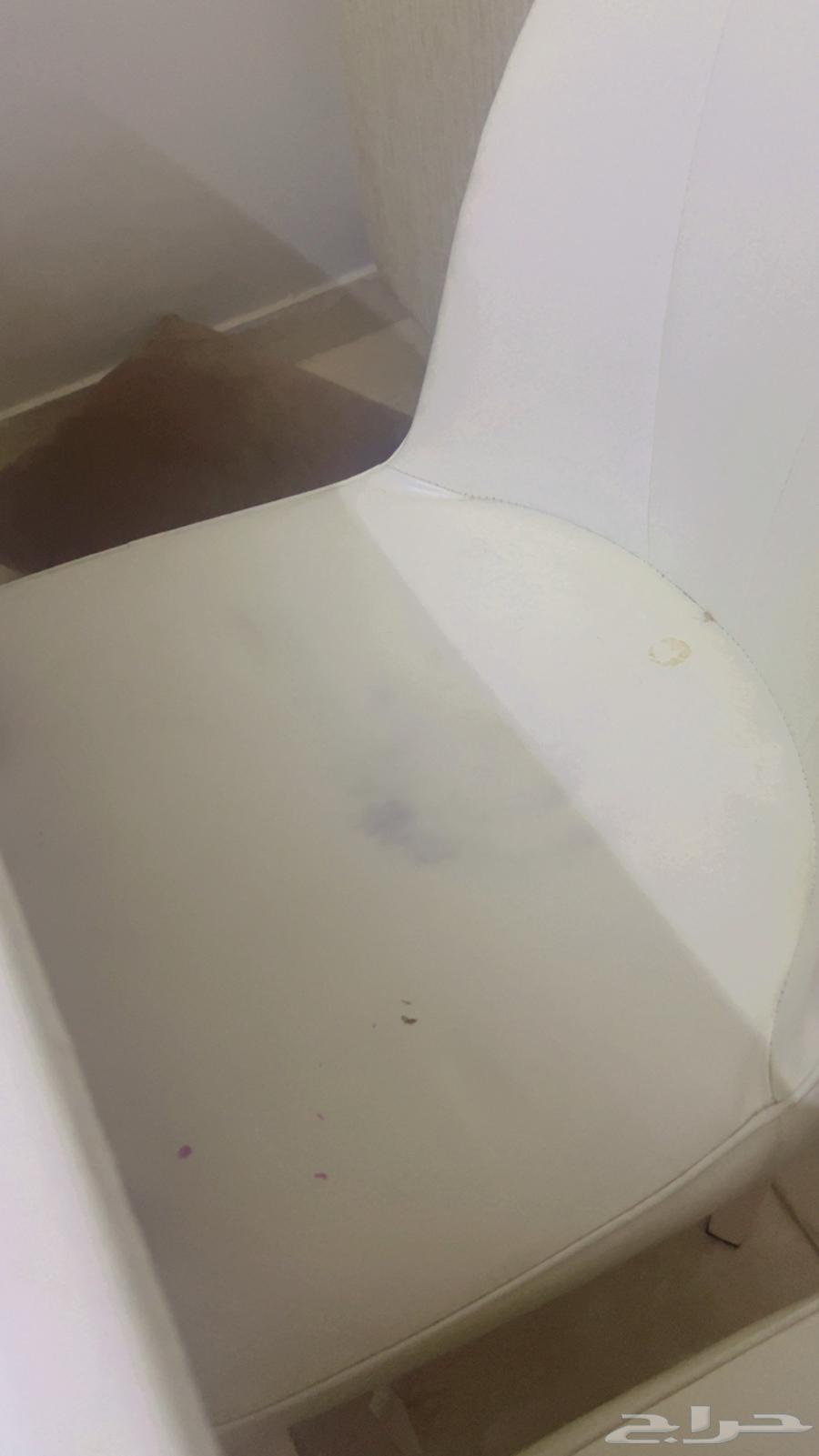 Dining table64442911384323111