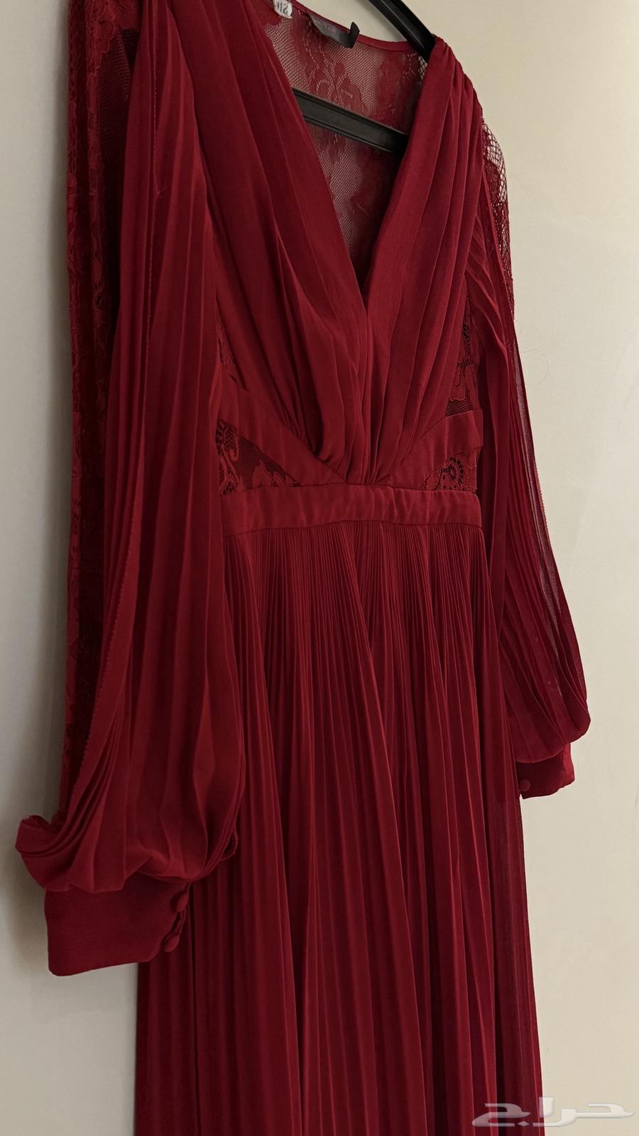 فستان فخم ع اللبس اللون احمر داكن يجنن لونه64443601278082110