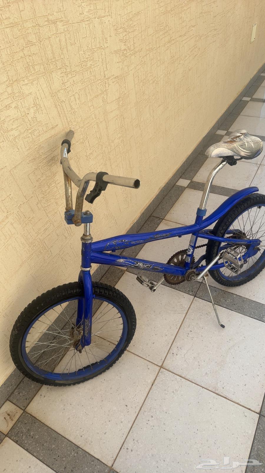 سيكل ازرق موديل 20 ما في أي شيء إلى الكفر مفقوع ونظيف جدا64449408652546110