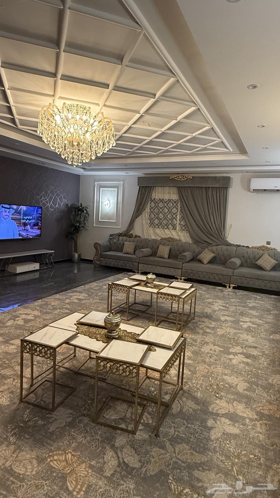 New sofas, tables, and carpets64442282010370110