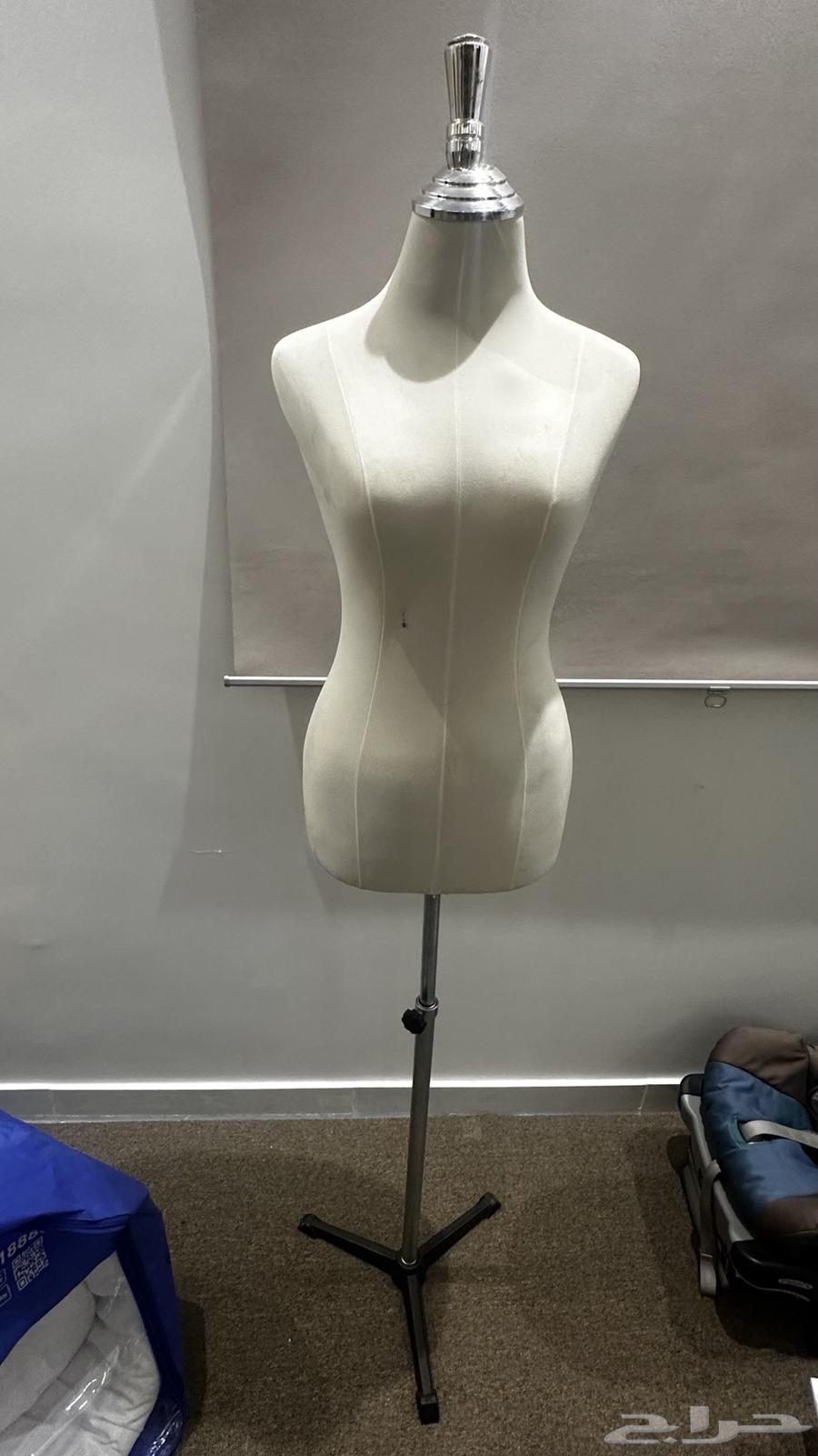 Mannequin64449543715842110